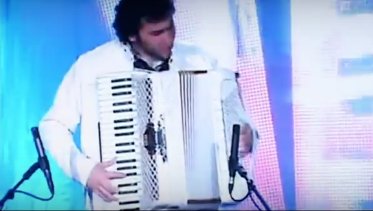 accordions.jpg